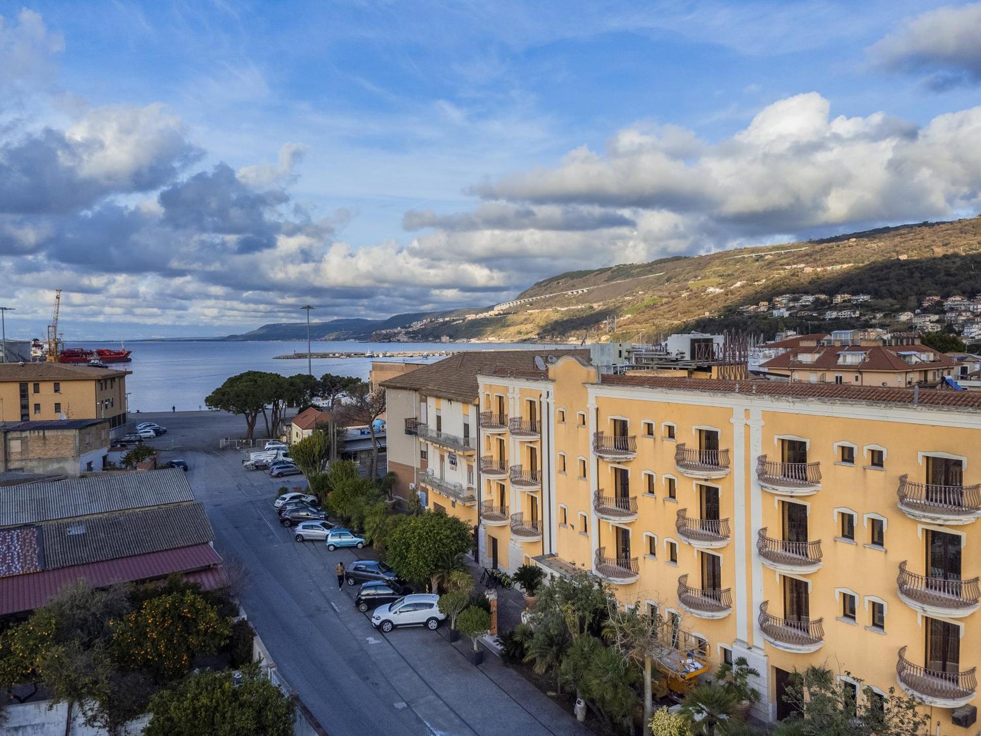Hotel Cala Del Porto Vibo Valentia Marina Exterior foto